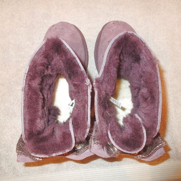 UGG Stargirl Bow Boots Size 7 Sherling Lined Shimmer Stars Purple Suede Short - Picture 8 of 13